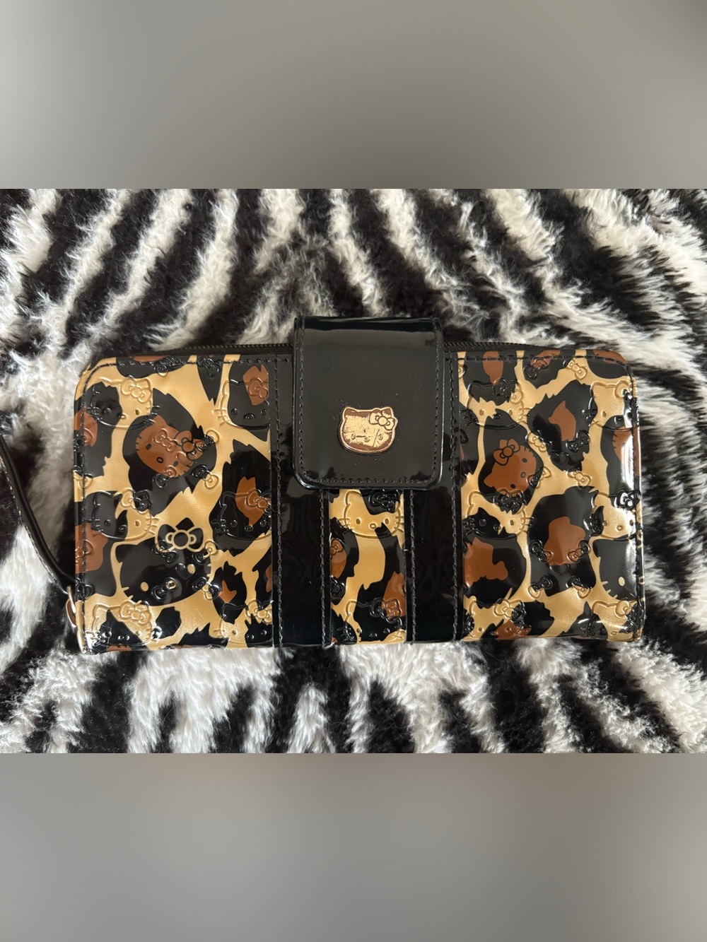 vintage hello kitty loungefly wallet